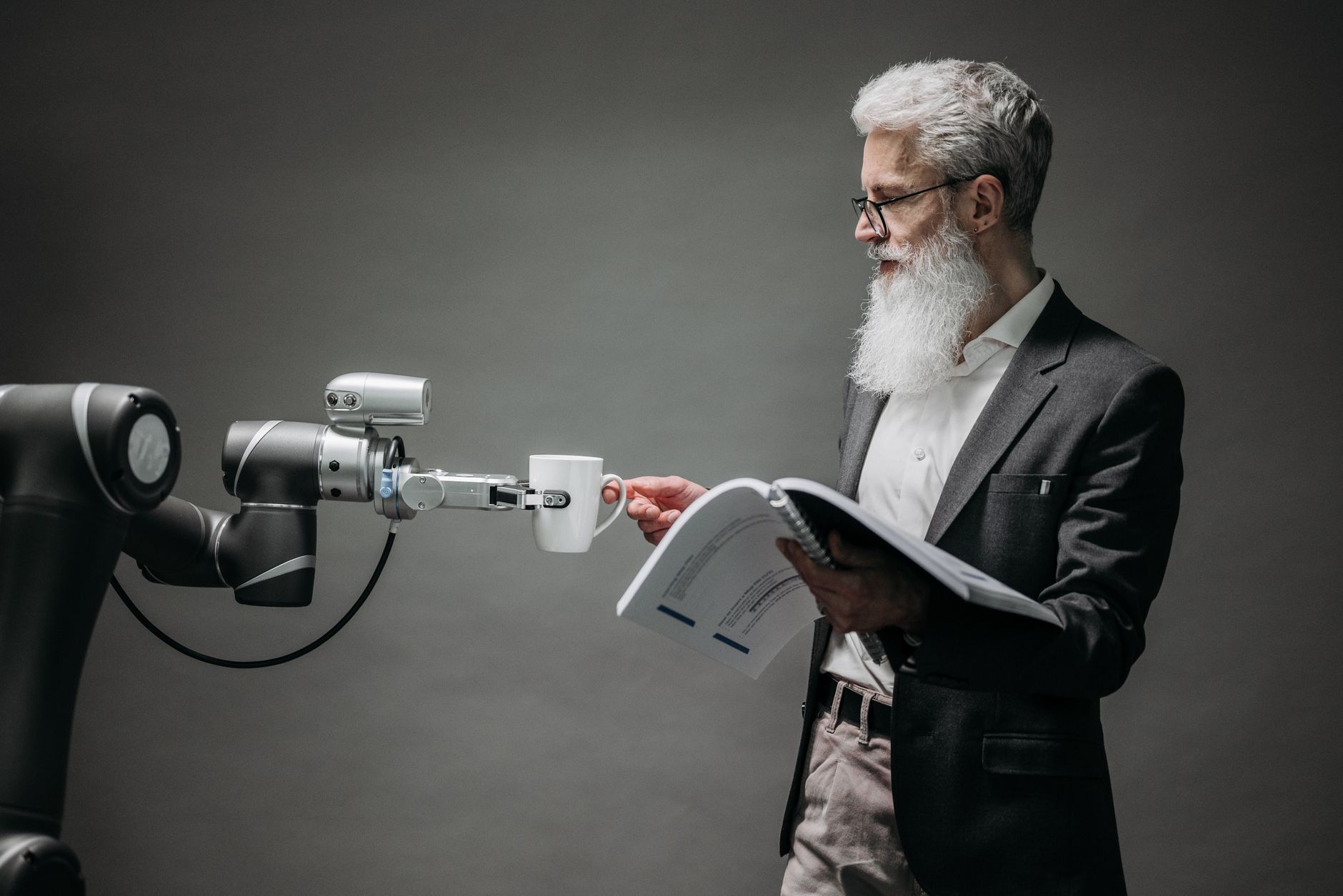 Robotic Process Automation vs AI: Choosing the Right Tool