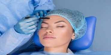 Alın Germe Ameliyatı: Genç ve Dinamik Bir Görünüm için Estetik Çözüm